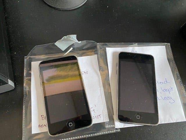 2 x  Ipod Touch 8GB defecte accus, Touch, Ophalen of Verzenden, Niet werkend, Zilver