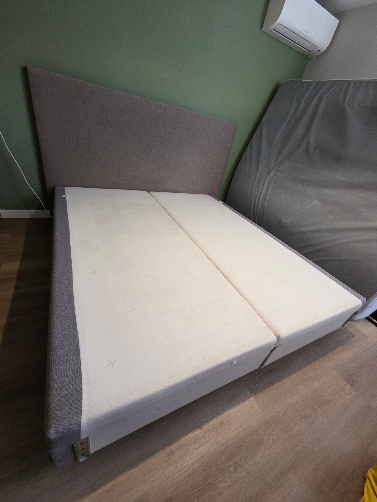 GRATIS: 2 losse Boxsprings 90x200cm - Comfortabel en Ruim, Gebruikt, 90 cm, Tweepersoons, Ophalen of Verzenden