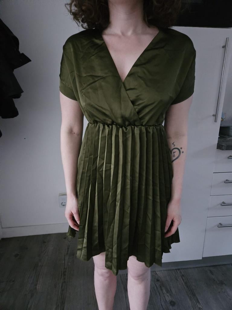 Donkergroene jurk S/M, Ophalen of Verzenden, Zo goed als nieuw, Maat 38/40 (M), Groen