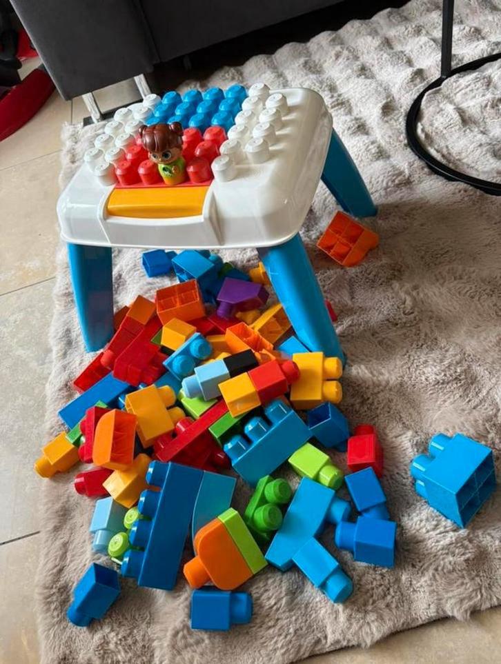 Blokkentafel + blokken, Ophalen, Zo goed als nieuw, Megabloks