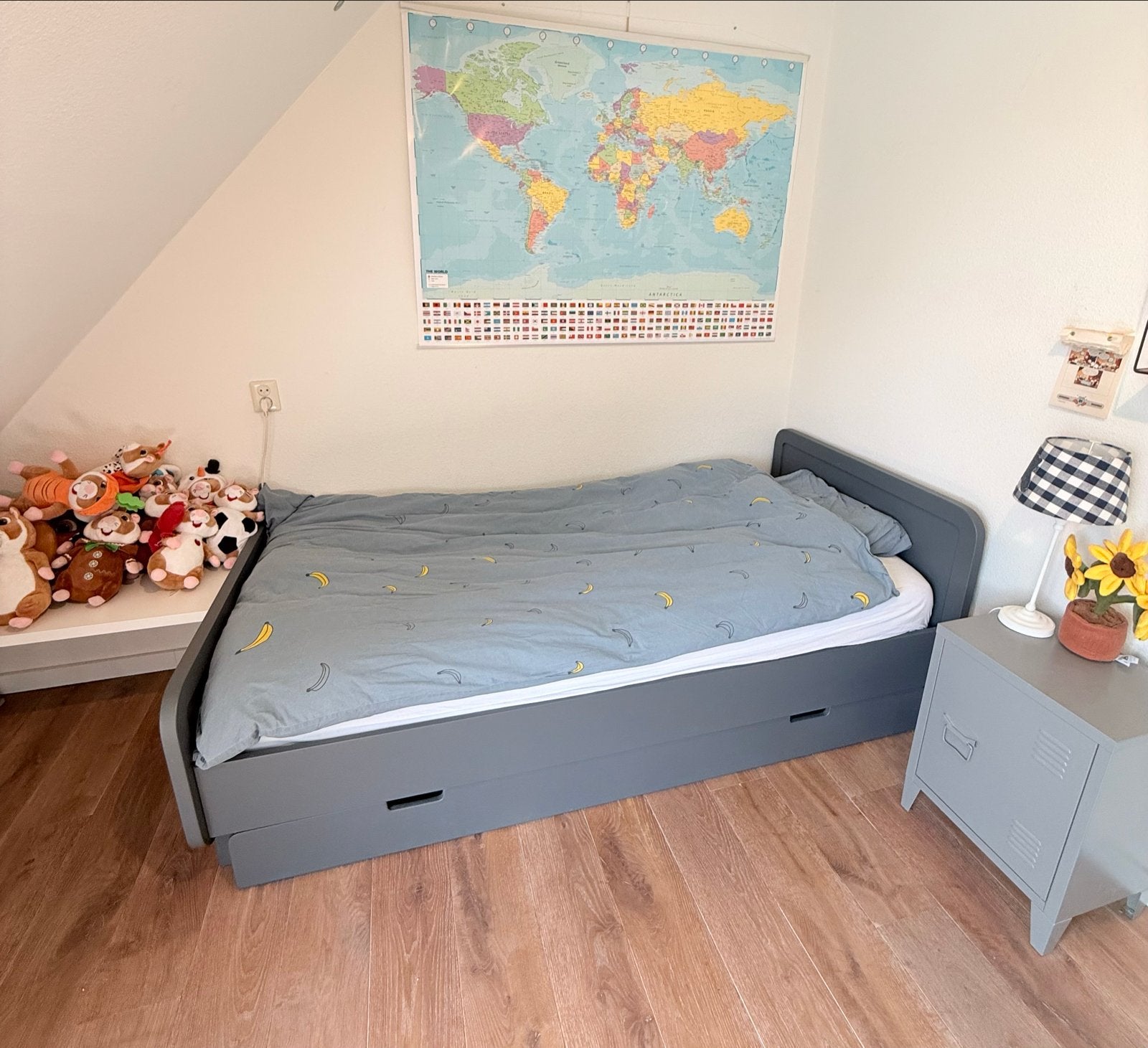Mooi Bed met logeerlade 90 x 200 - Laurette le Lit Ronde, Ophalen, 85 tot 100 cm, Zo goed als nieuw, Lattenbodem