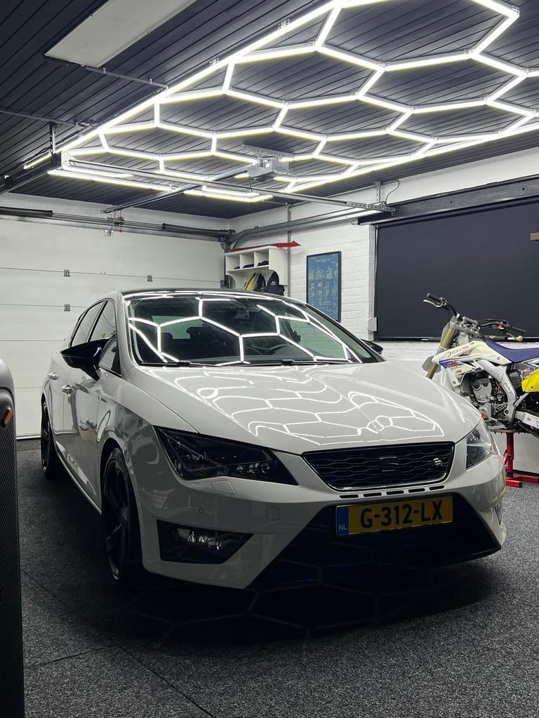 Seat Leon 1.8 TSI, 1227 kg, 4 cilinders, Alcantara, Wit