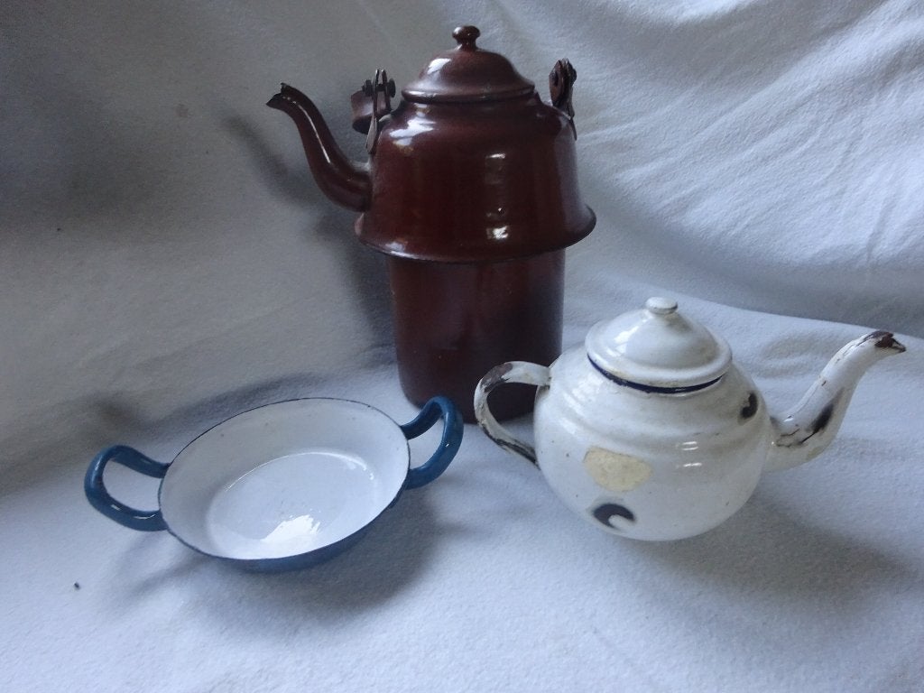 Emaille zakketel, theepot en schaaltje., Antiek en Kunst, Ophalen of Verzenden
