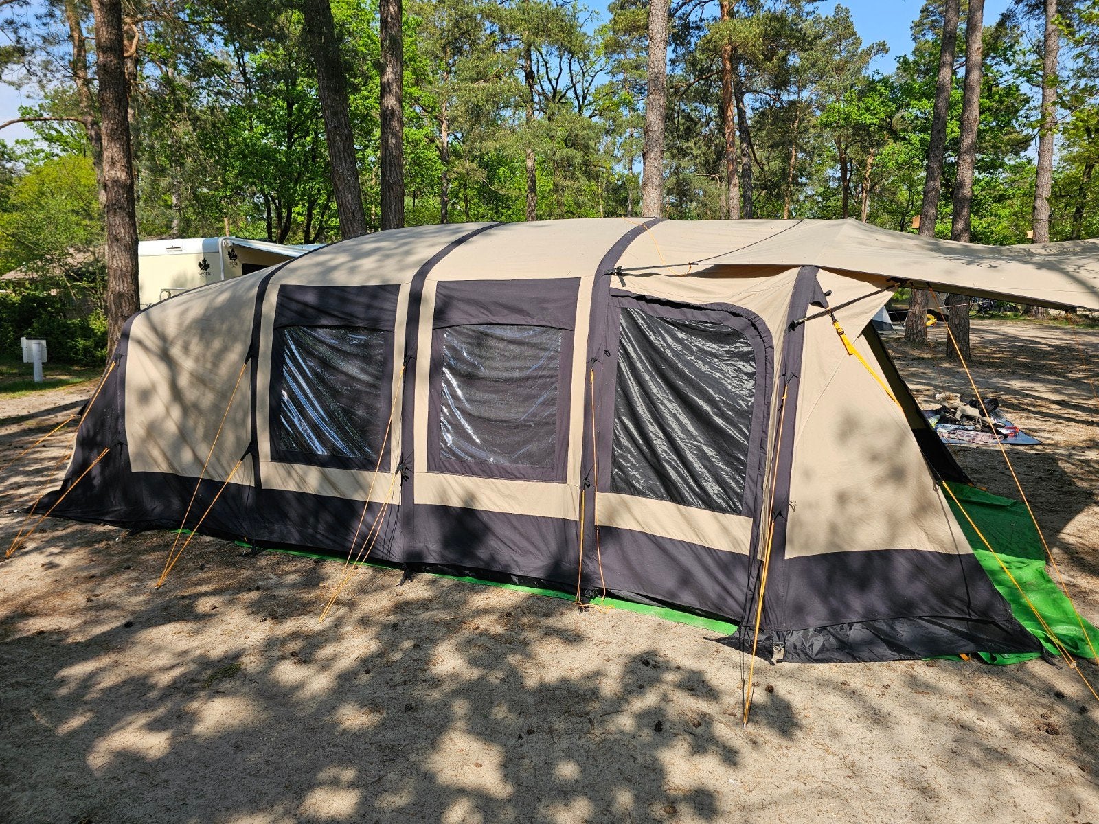 REDWOOD NAVARRO AIR 340 TUNNELTENT 4 PERS + LUIFEL., Caravans en Kamperen, Tenten, Ophalen