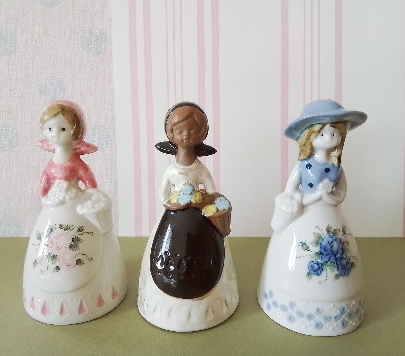 3 Vaga Internationaal Bloemenmeisjes Tafelbel - Jaren 70-80, Ophalen of Verzenden