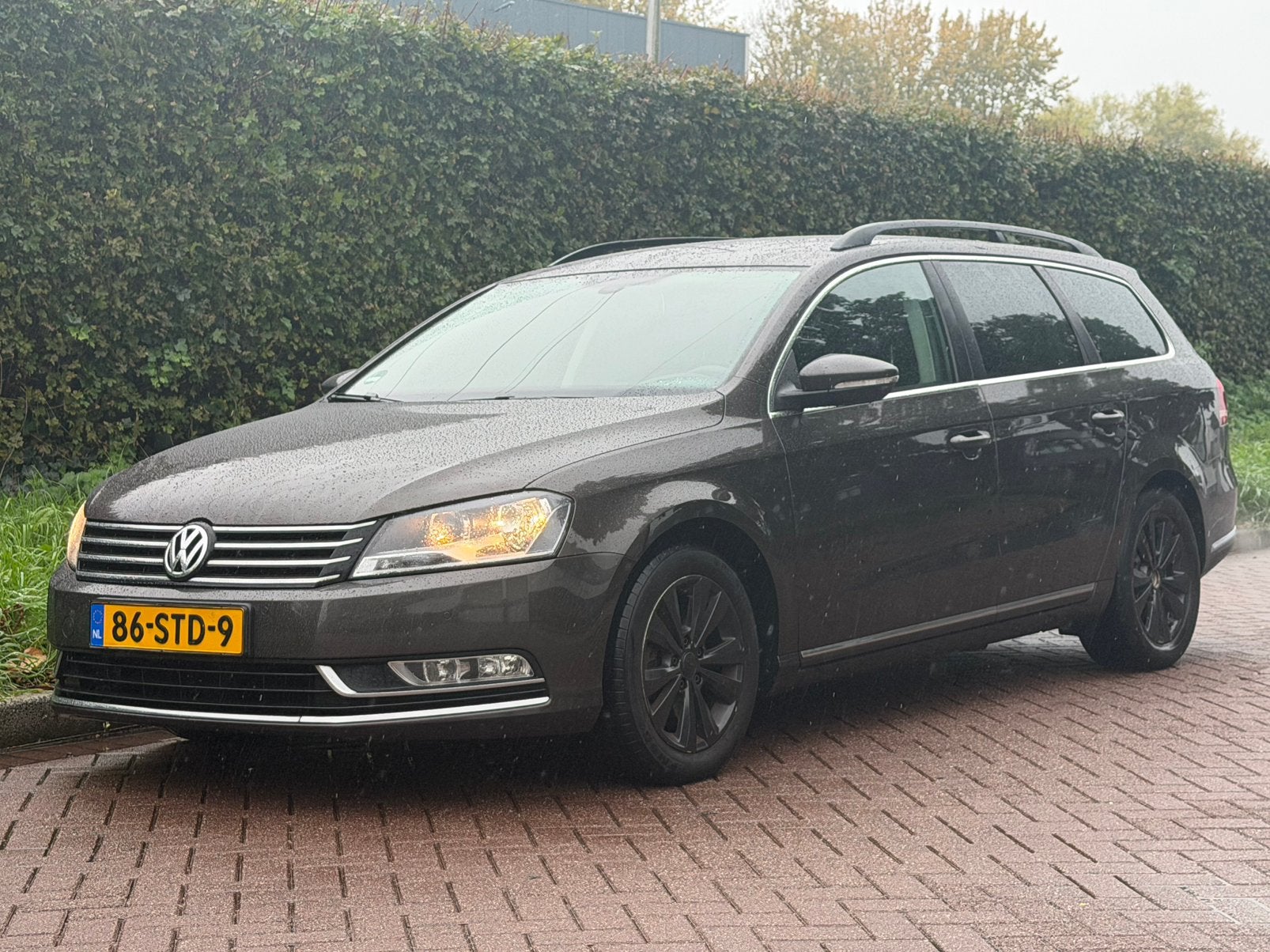 Volkswagen Passat Alltr.1.8 TSI | 160 PK | NWE APK | TREKHAA, Voorwielaandrijving, Stof, Zwart, 4 cilinders