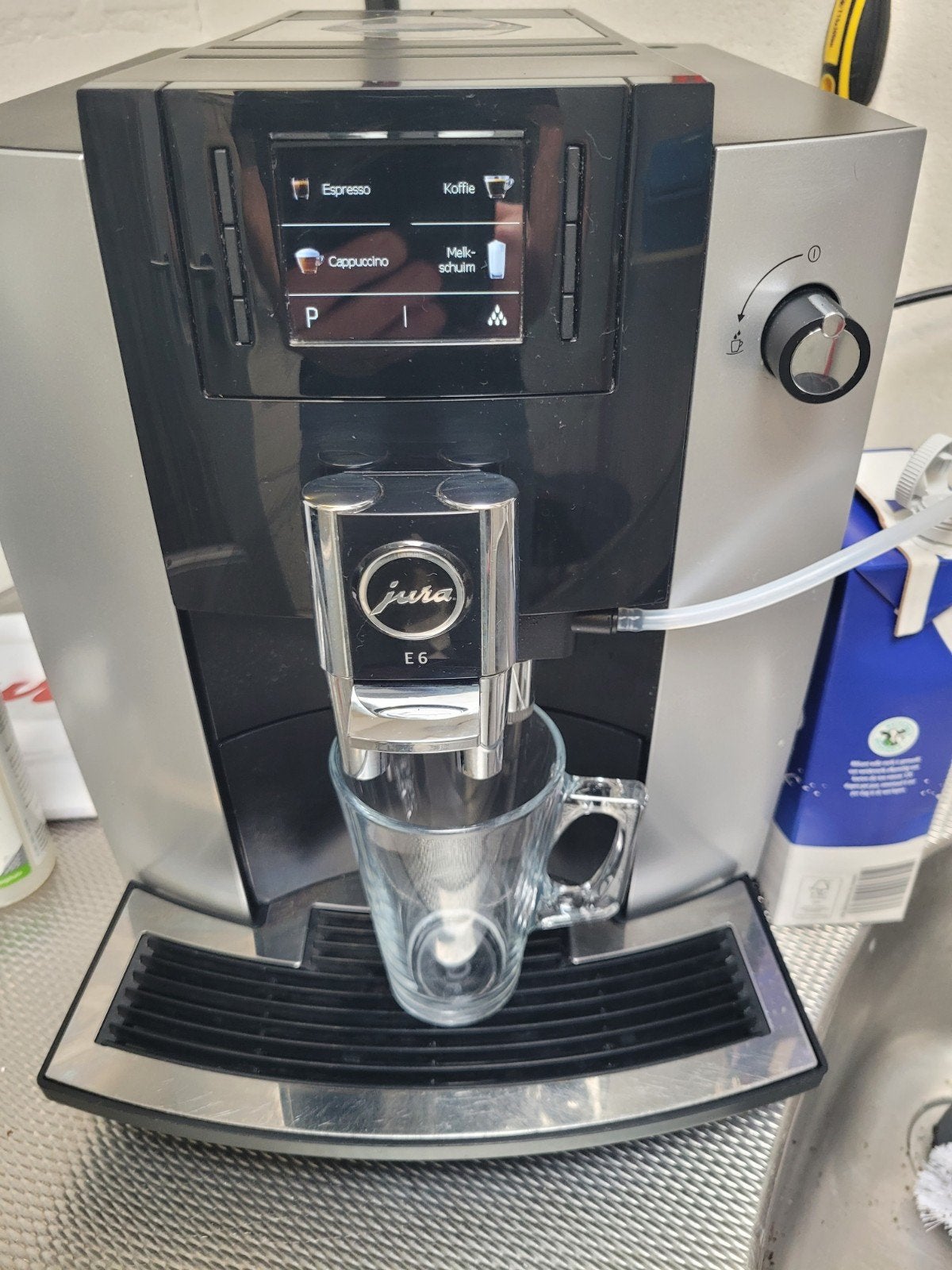 Jura E6 platina * Garantie servicebeurt *, 10 kopjes of meer, Gemalen koffie, Ophalen of Verzenden, Koffiemachine
