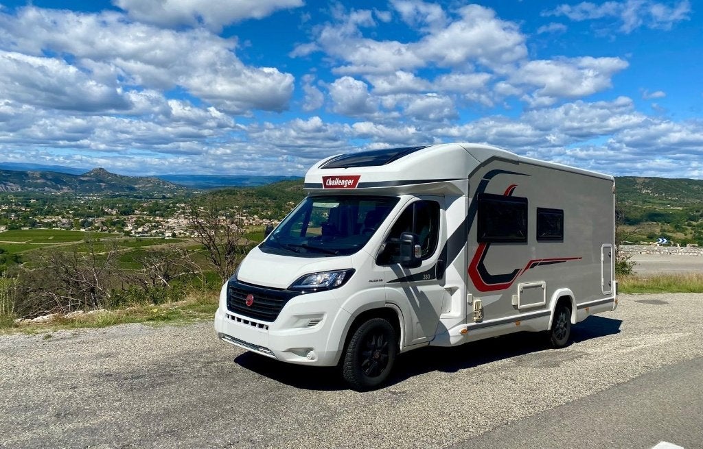 Challenger 380 Graphite VIP | 2021 | Automaat | Off grid, Caravans en Kamperen, Automaat, Ringverwarming, Diesel, Particulier