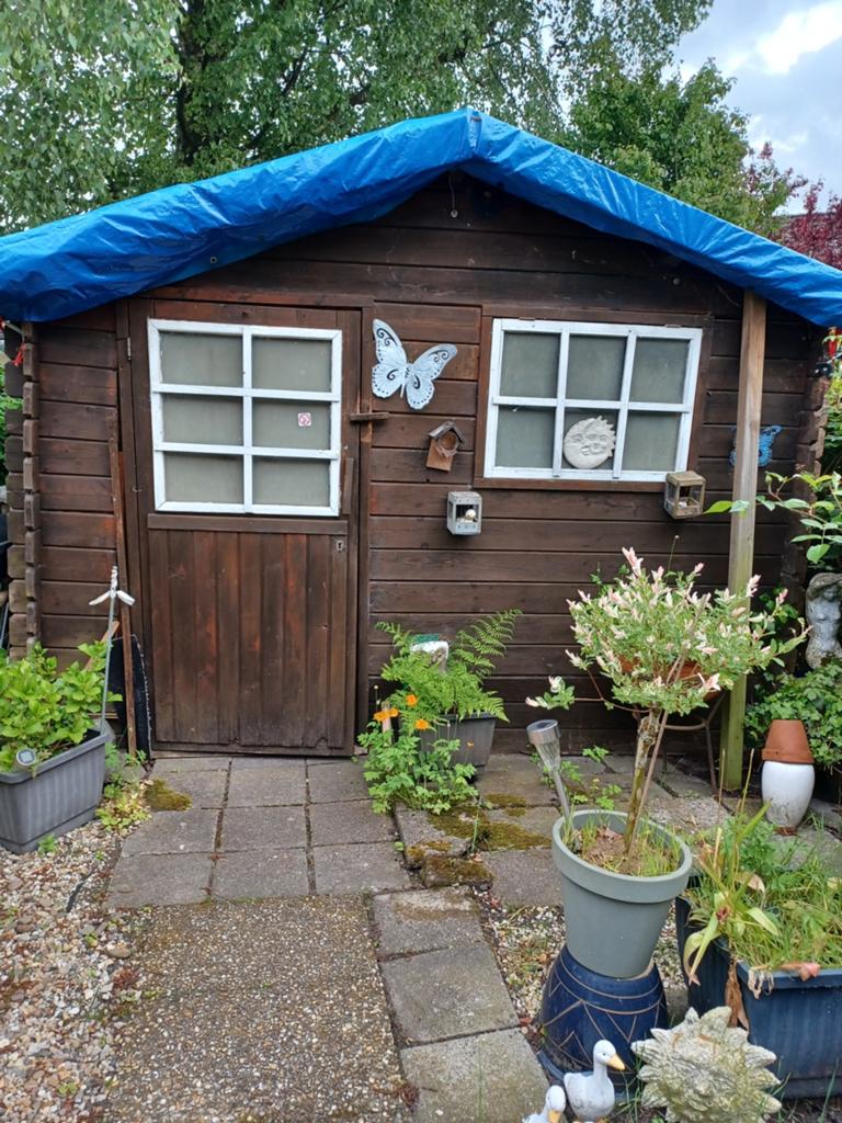 Tuinhuis gratis ophalen de onderste 3 planken zijn aan het v, Tuin en Terras, Tuinhuizen, Ophalen of Verzenden, Gebruikt, 250 tot 500 cm