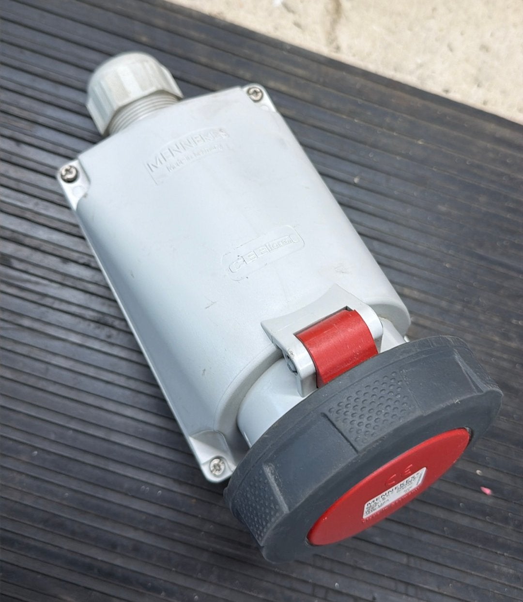 Mennekes CEE WCD krachtstroom 5-p 400V 6H 63A IP67 (136A), Ophalen of Verzenden, Zo goed als nieuw, Stopcontact