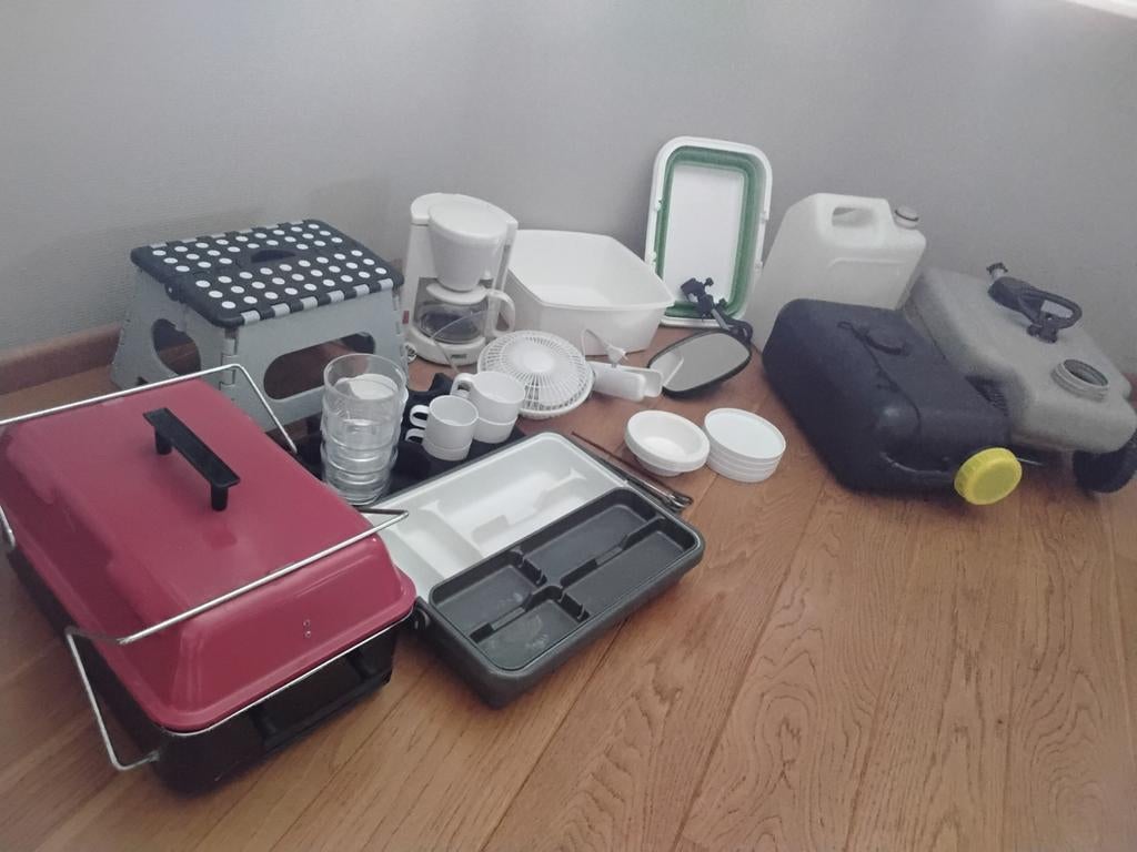 Kampeeruitrusting compleet: BBQ, koffiezetter, watertanks, Caravans en Kamperen, Ophalen of Verzenden, Gebruikt