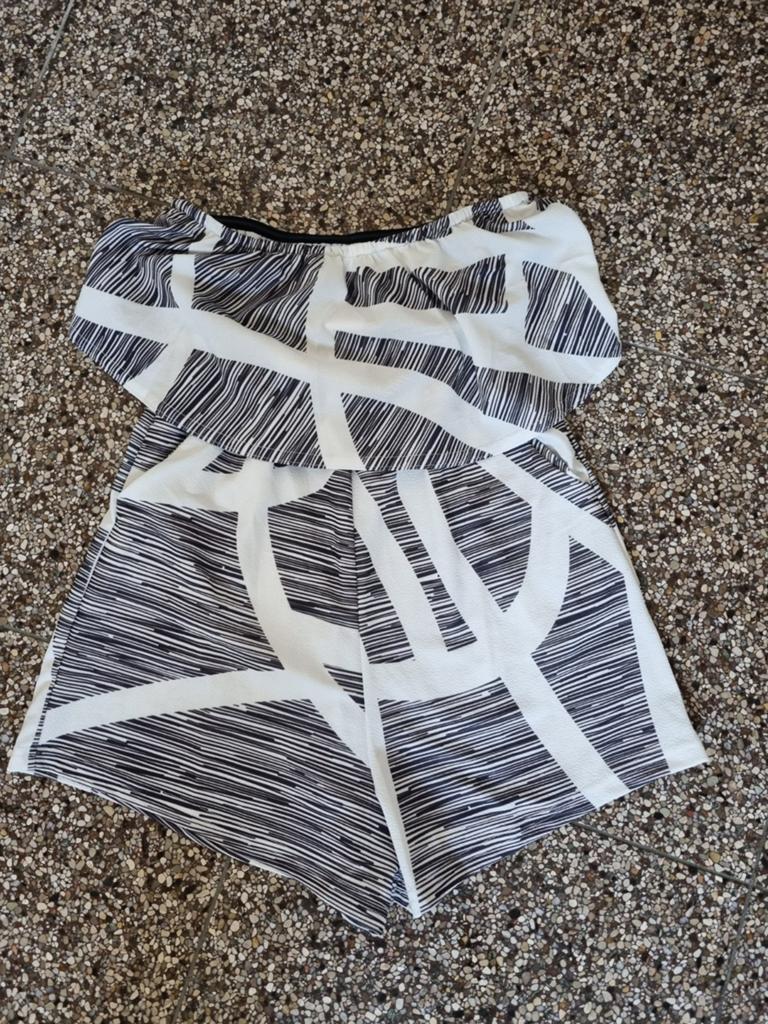 Strapless jumpsuit. Kort model maat m, Kleding | Dames, Jumpsuits, Verzenden, Zo goed als nieuw, Maat 38/40 (M), Zwart