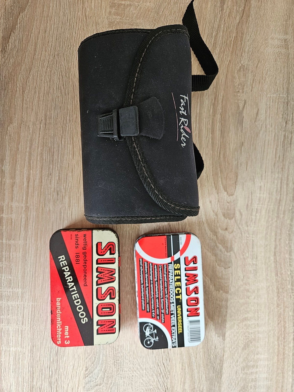 2 fietsreparatiedoosjes van Simson, met fietstasje. Gratis., Fietsen en Brommers, Fietsaccessoires | Aanhangers en Karren, Ophalen