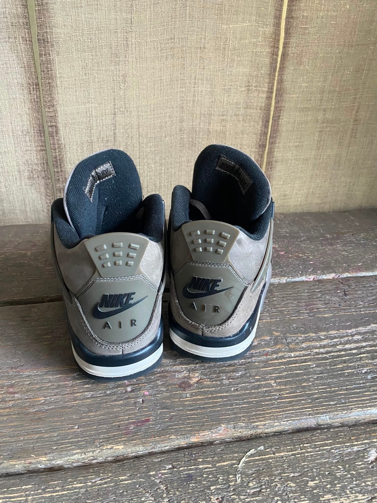 Nike Air Jordan 4 Retro cave stone - Maat 39, Ophalen of Verzenden, Zo goed als nieuw, Overige kleuren, Sneakers of Gympen