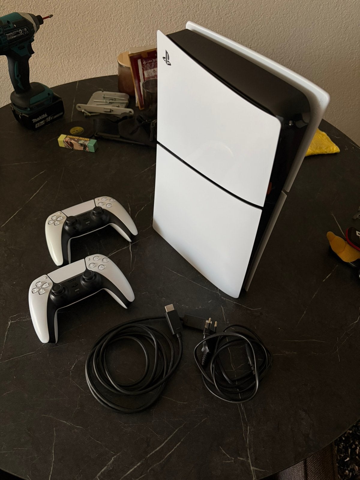 PS5 Digital met 2 controllers, Spelcomputers en Games, Spelcomputers | Sony PlayStation 5, Ophalen, Zo goed als nieuw