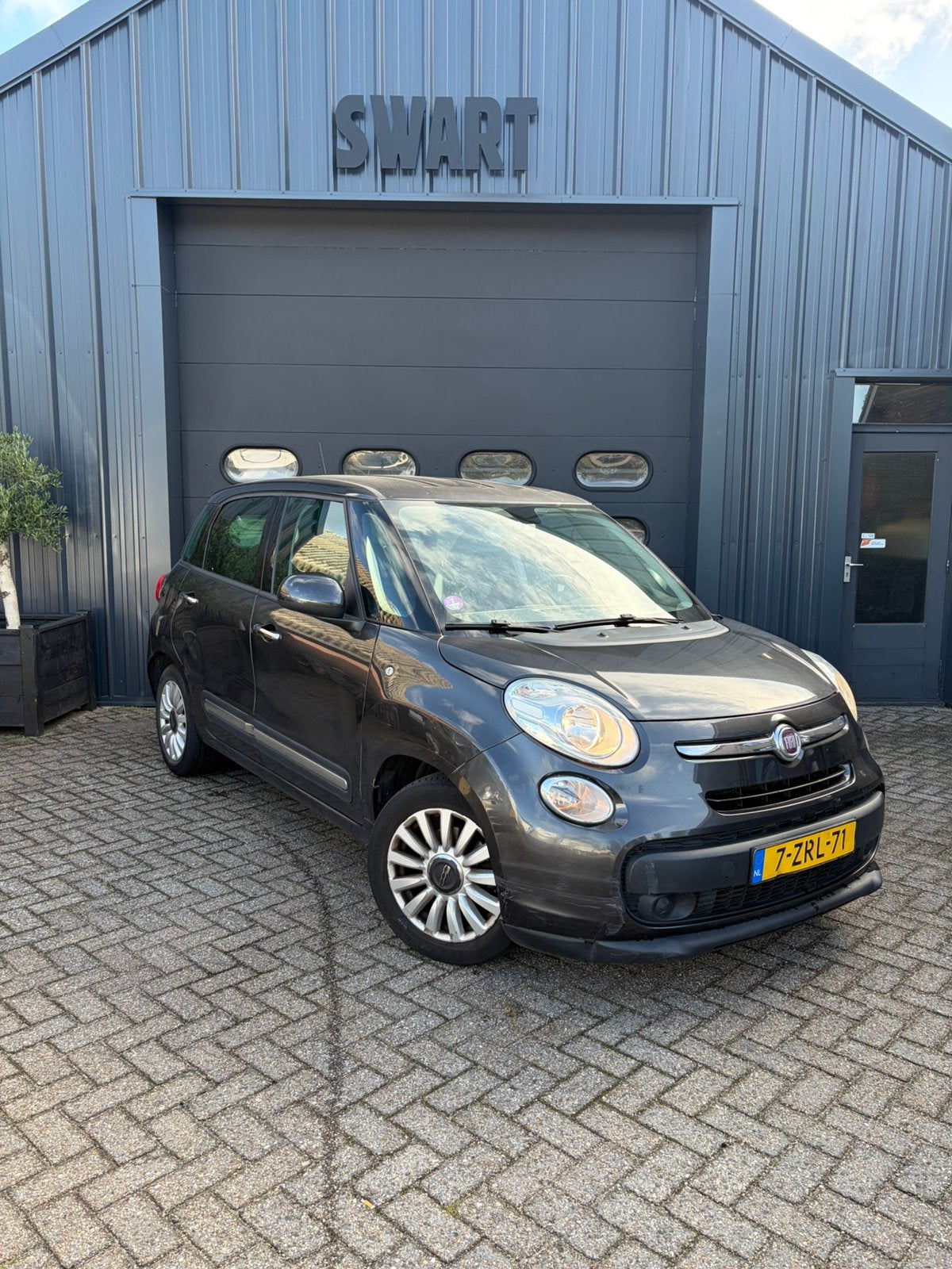 Fiat 500L 0.9 Twinair 2015 grijs met schade, Auto's, Euro 6, Leder en Stof, Bedrijf, Handgeschakeld