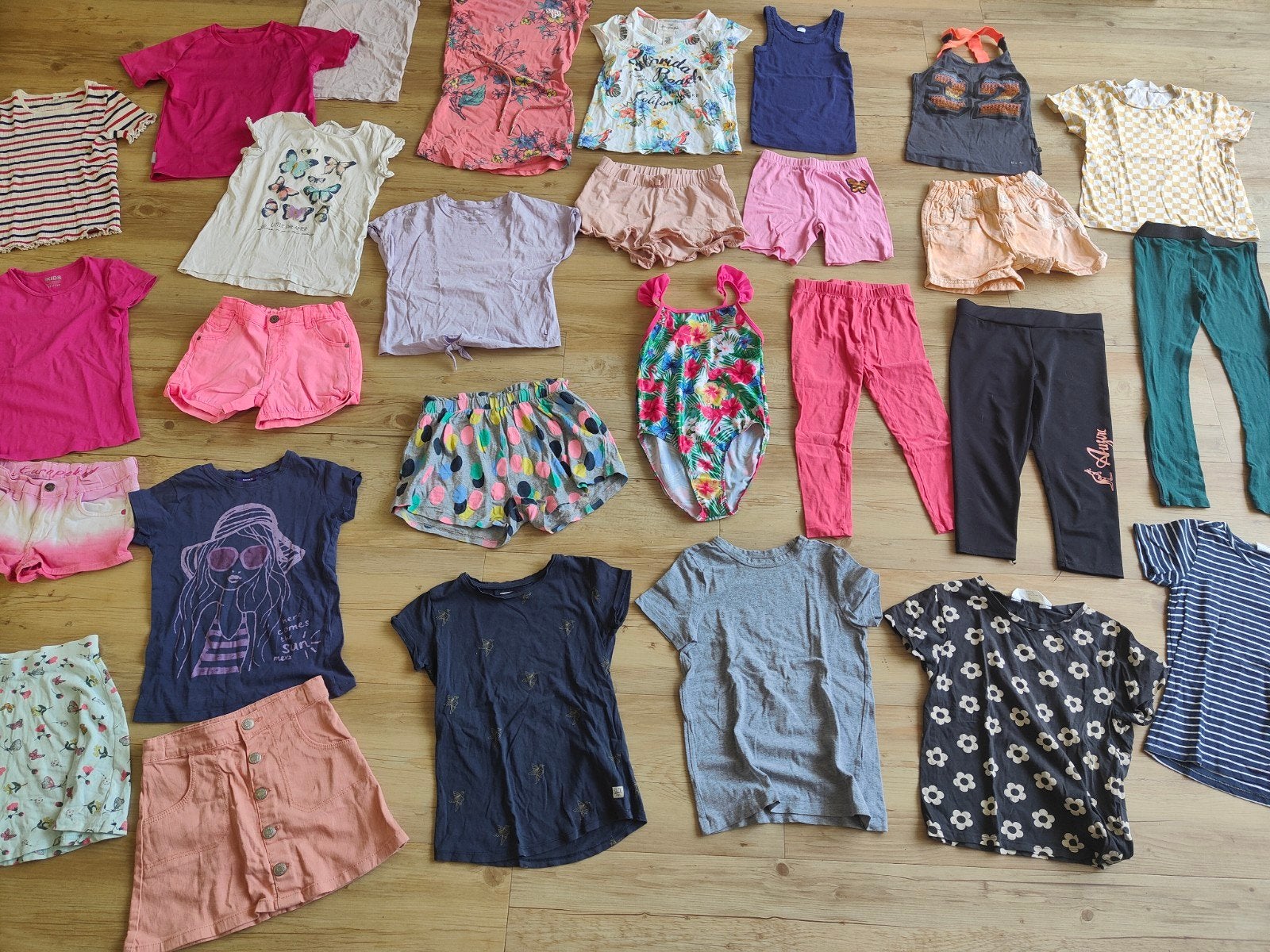 28-delig Zomer Kledingpakket Meisje Maat 122/128 H&M, Kinderen en Baby's, Kinderkleding | Maat 122, Gebruikt, Meisje, Ophalen of Verzenden