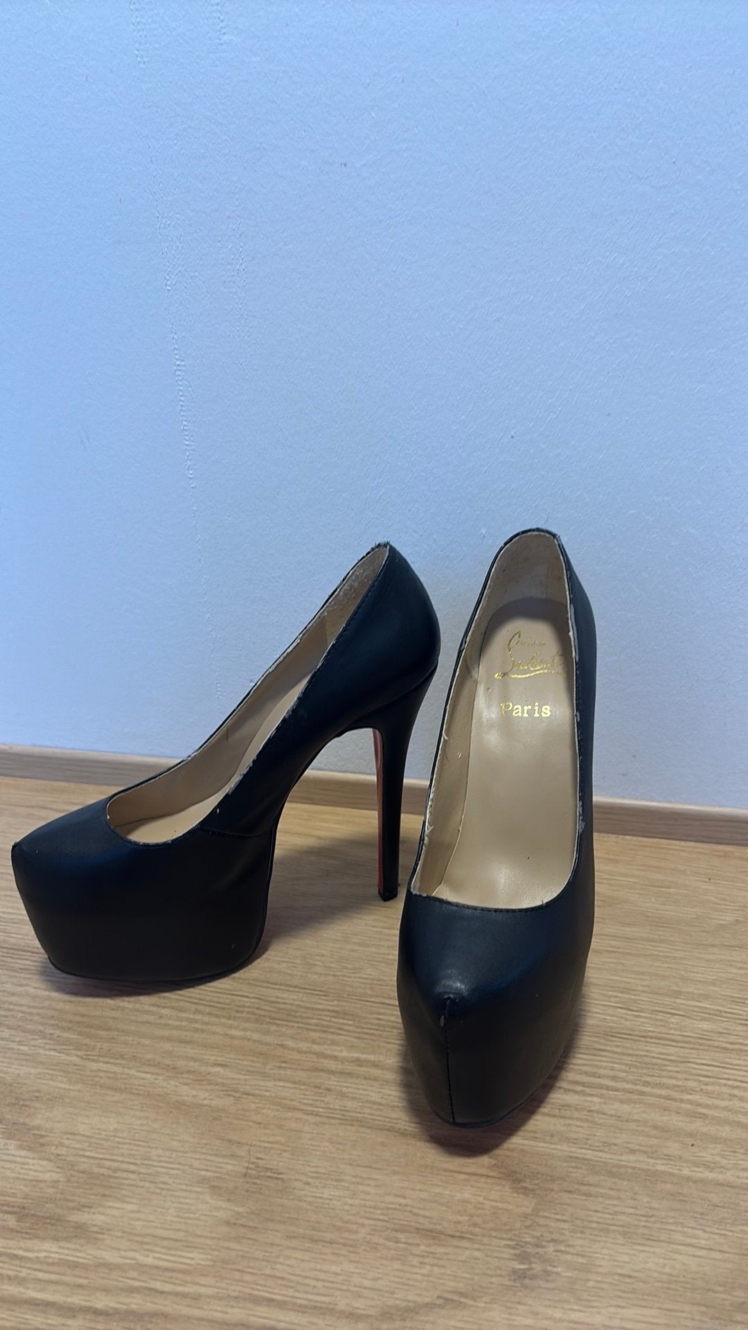 Louboutins hoge hakken maat 40, Ophalen of Verzenden, Gedragen, Zwart