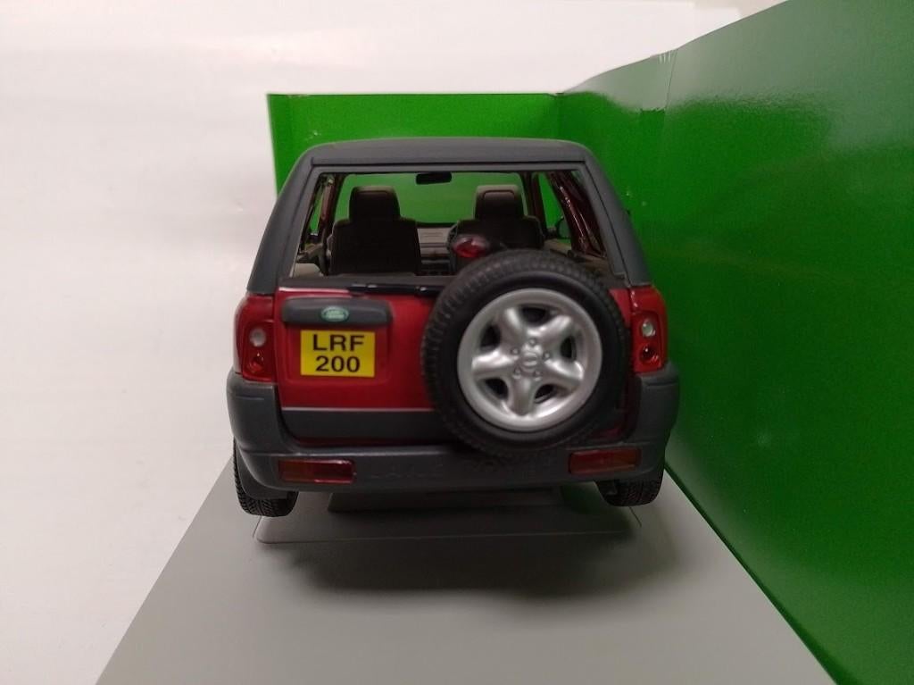 Land Rover Freelander 1:18 , ERTL, Hobby en Vrije tijd, Modelauto's | 1:18, Ophalen of Verzenden, Nieuw, Auto, ERTL