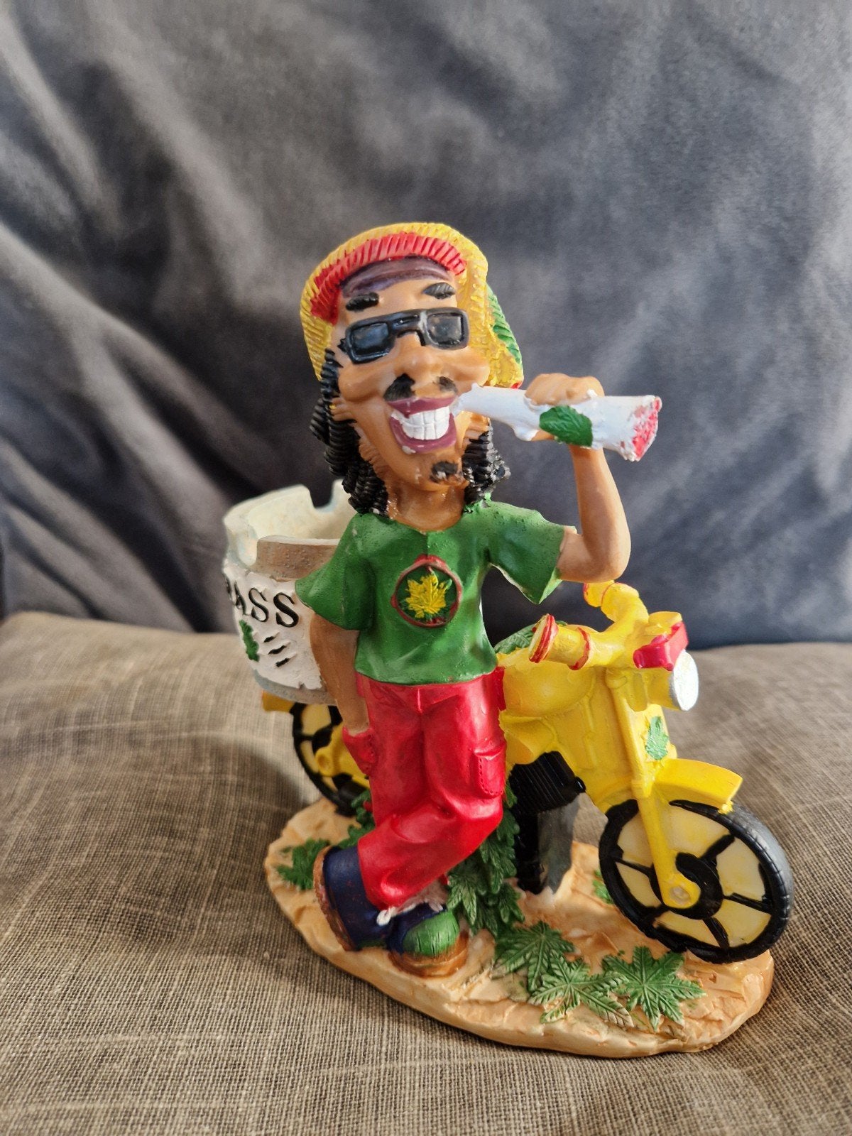 Rasta poppetje, Ophalen, Zo goed als nieuw, Mens