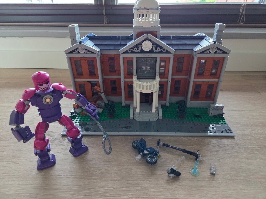 LEGO 76294 - X-Men: The X-Mansion - gelijmd, Ophalen, Zo goed als nieuw