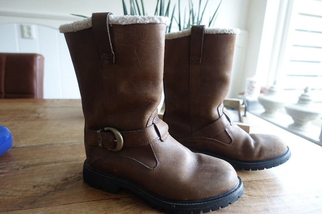 Timberland korte bruine laarzen met bont maat 7, Bruin, Lage of Enkellaarzen, Ophalen of Verzenden, Zo goed als nieuw