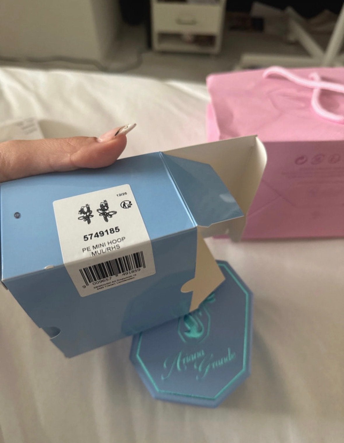 Swarovski Ariana Grande Oorbellen, Overige materialen, Hangers, Nieuw, Roze