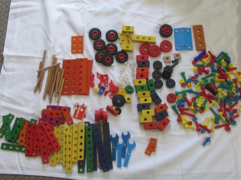 Houten sio montage constructie speelgoed, Kinderen en Baby's, Speelgoed | Bouwstenen, Ophalen of Verzenden, Gebruikt