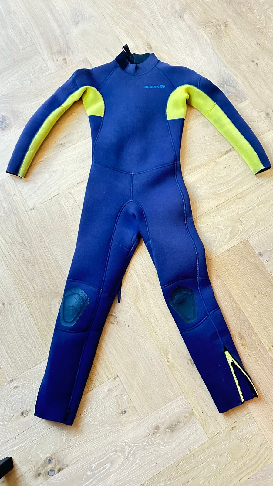 Olaian 4/3 Wetsuit 10-11 jaar voor Kinderen - Blauw/Geel, Watersport en Boten, Ophalen, Zo goed als nieuw, Kind, Wetsuit
