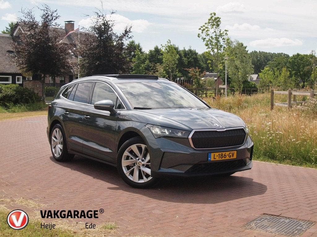 Skoda Enyaq iV 80 | Panoramadak | Camera | Head-Up Display |, Auto's, Skoda, Automaat, Achterwielaandrijving, Gebruikt, 80 kWh