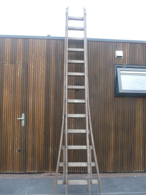Ladder - Hout - Uitschuifbaar 2 delig, Doe-het-zelf en Verbouw, Ladders en Trappen, Ophalen, Gebruikt, Ladder, Opvouwbaar of Inschuifbaar