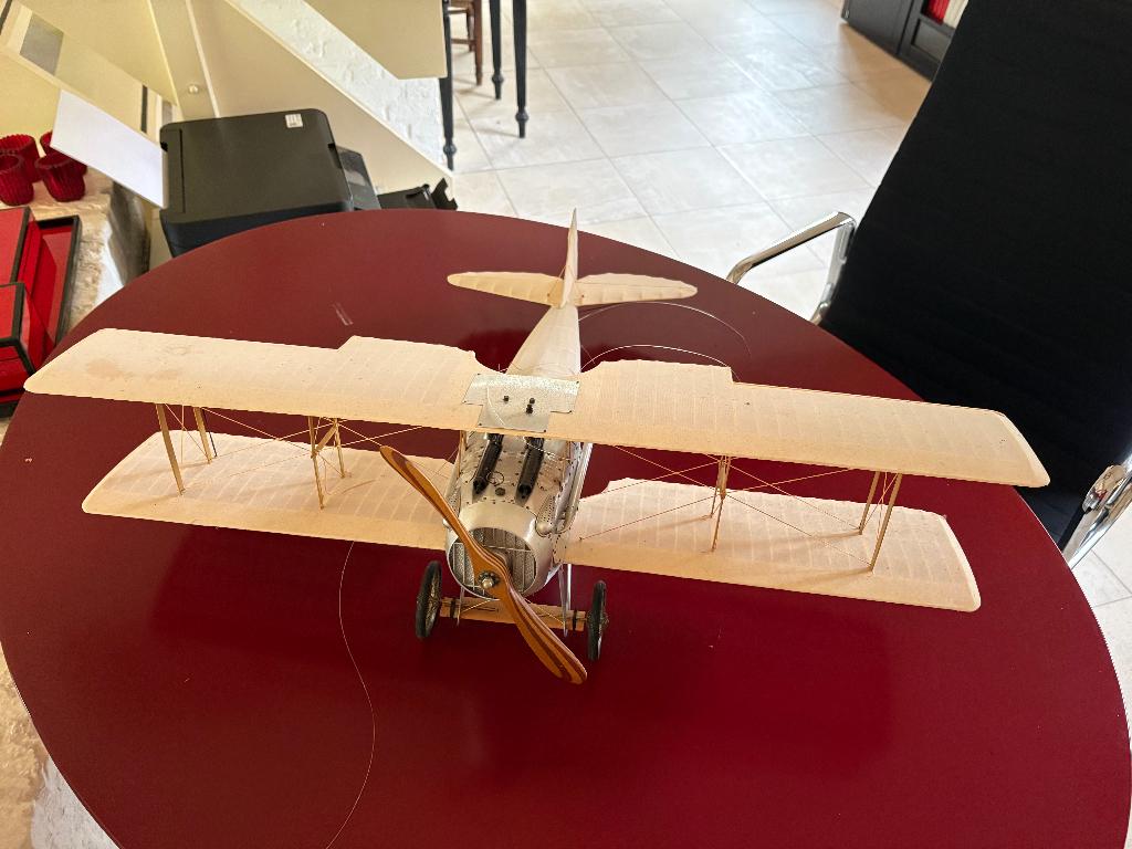 model vliegtuig 75x75 cm, 1:72 tot 1:144, Zo goed als nieuw, Vliegtuig, Ophalen
