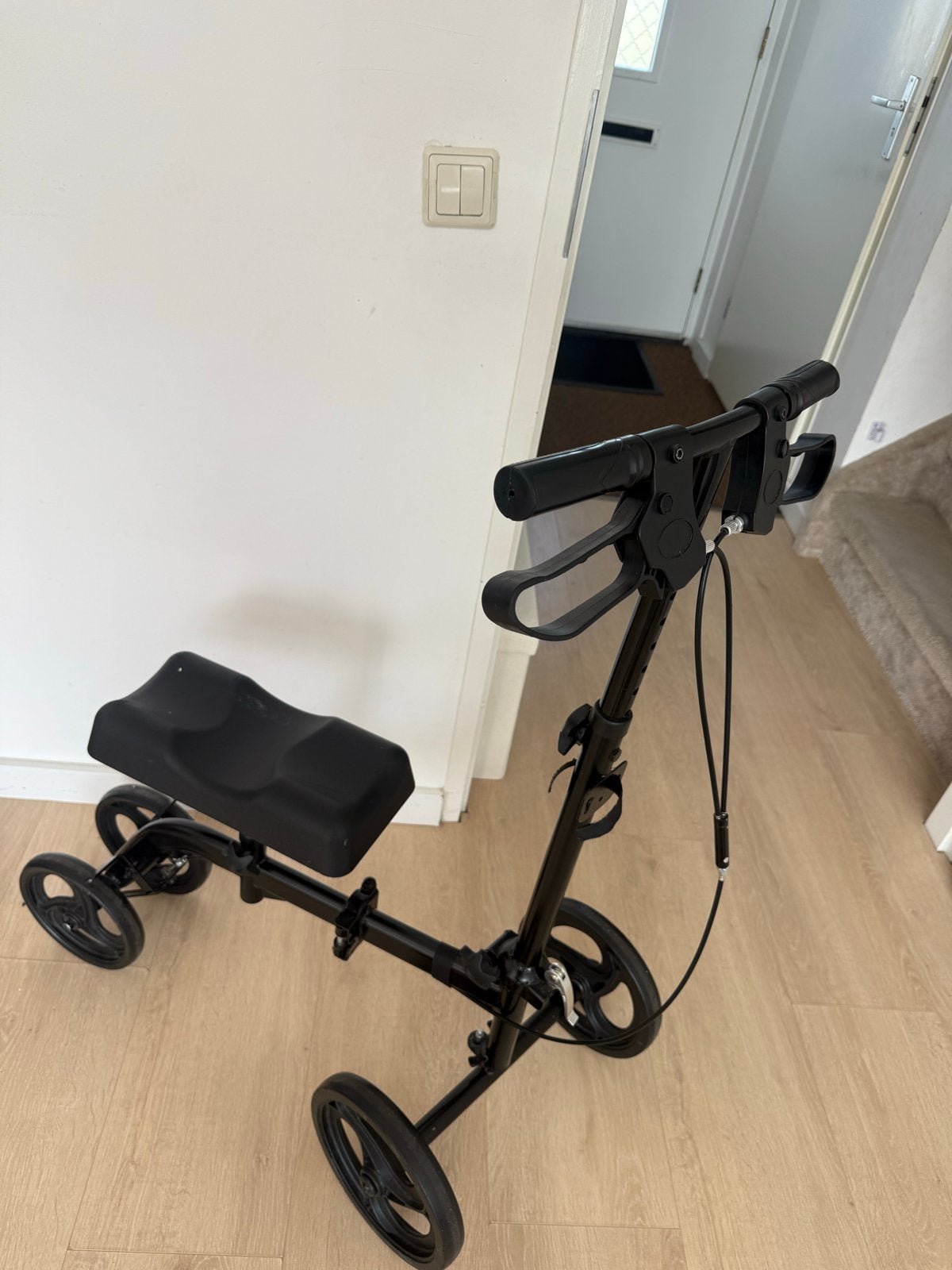 Kniewalker, kniescooter knie rollator te koop, Ophalen, Lichtgewicht