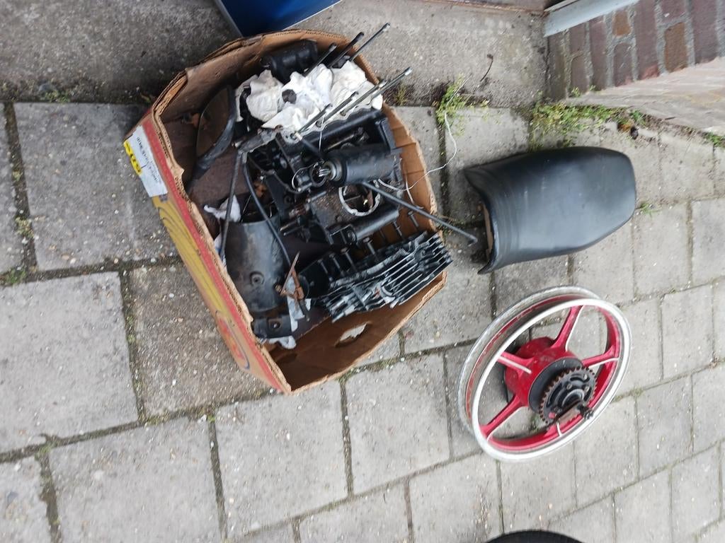 Kawasaki gpz 305 belt drive. En ketting  koppakking, Ophalen of Verzenden