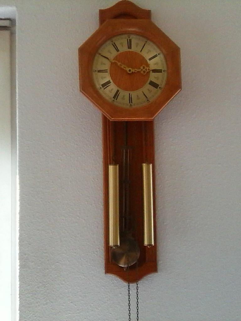 Te Koop; een leuke klok, Ophalen of Verzenden, Zo goed als nieuw, Analoog, Wandklok