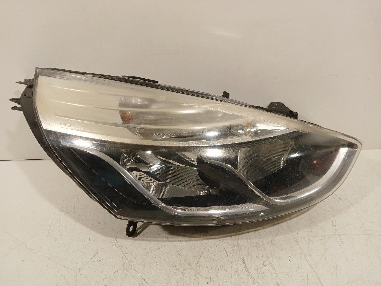 Koplamp rechts Renault Clio, Onderdelen@venauto.nl, Van der Ven Autorecycling B.V., Gebruikt, Ettenseweg 76, 4706 PB Roosendaal, The Netherlands