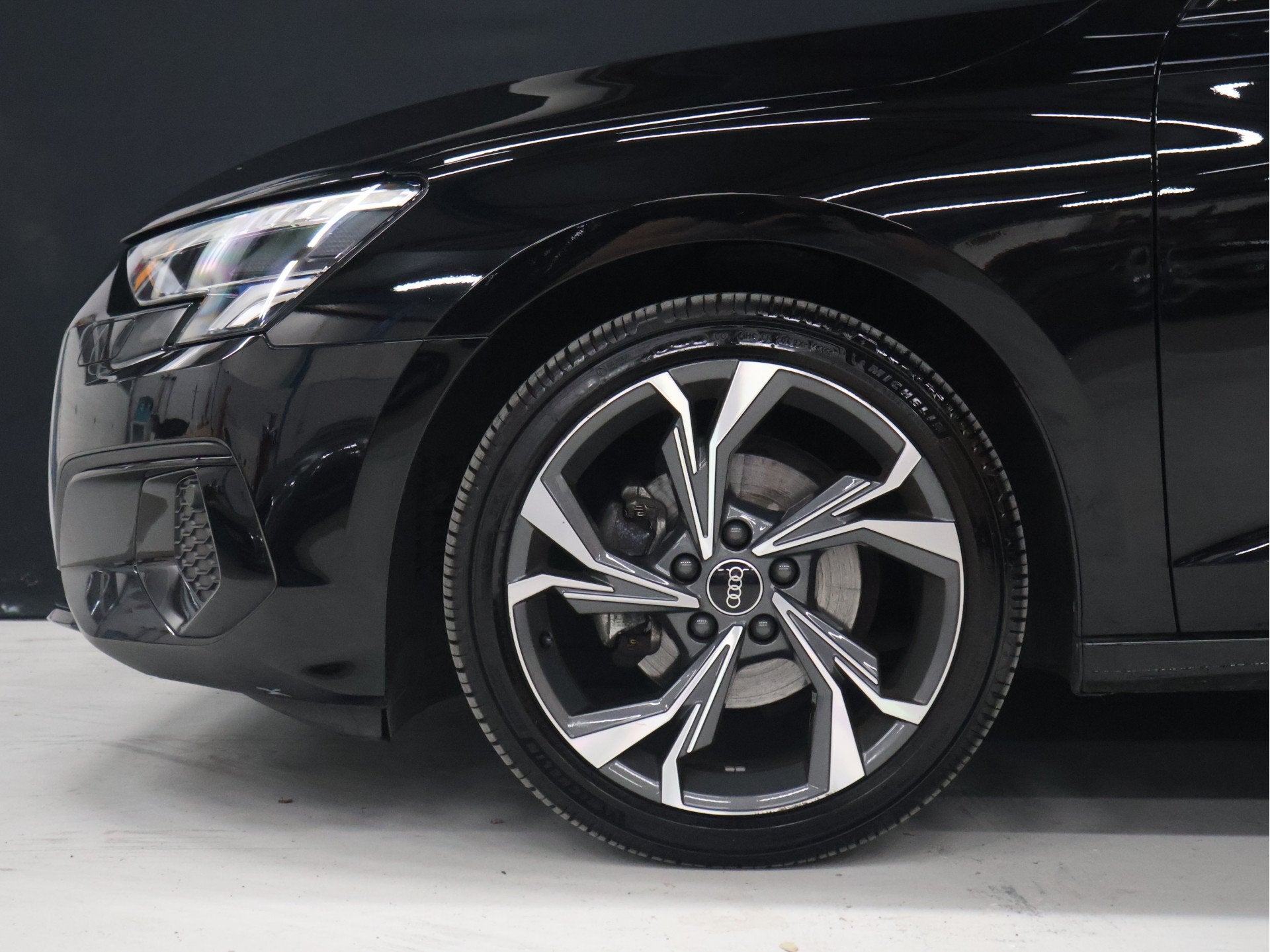 Audi A3 Limousine 35 TFSI Sport [APPLE CARPLAY, ANDROID, ADA, Dealer onderhouden, Stof, 4 cilinders, 150 pk