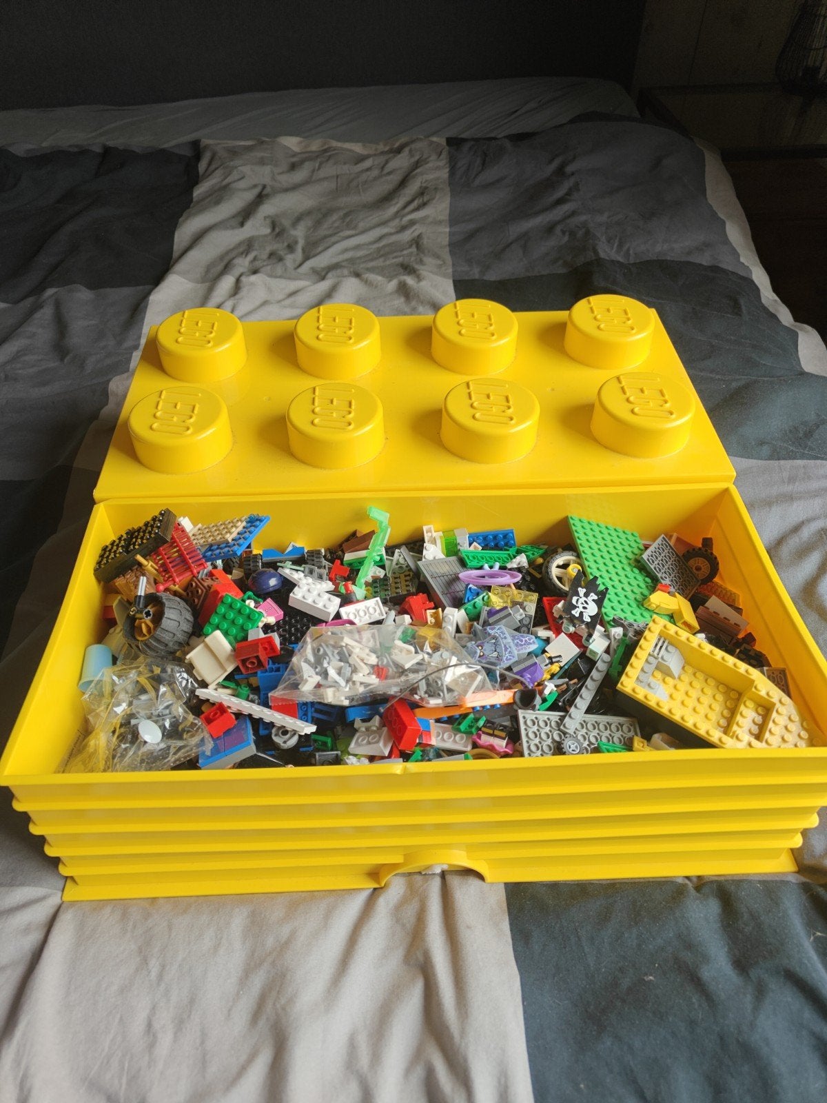 Mega bak met diverse Lego onderdelen, Gebruikt, Lego, Ophalen of Verzenden, Inclusief minifiguren