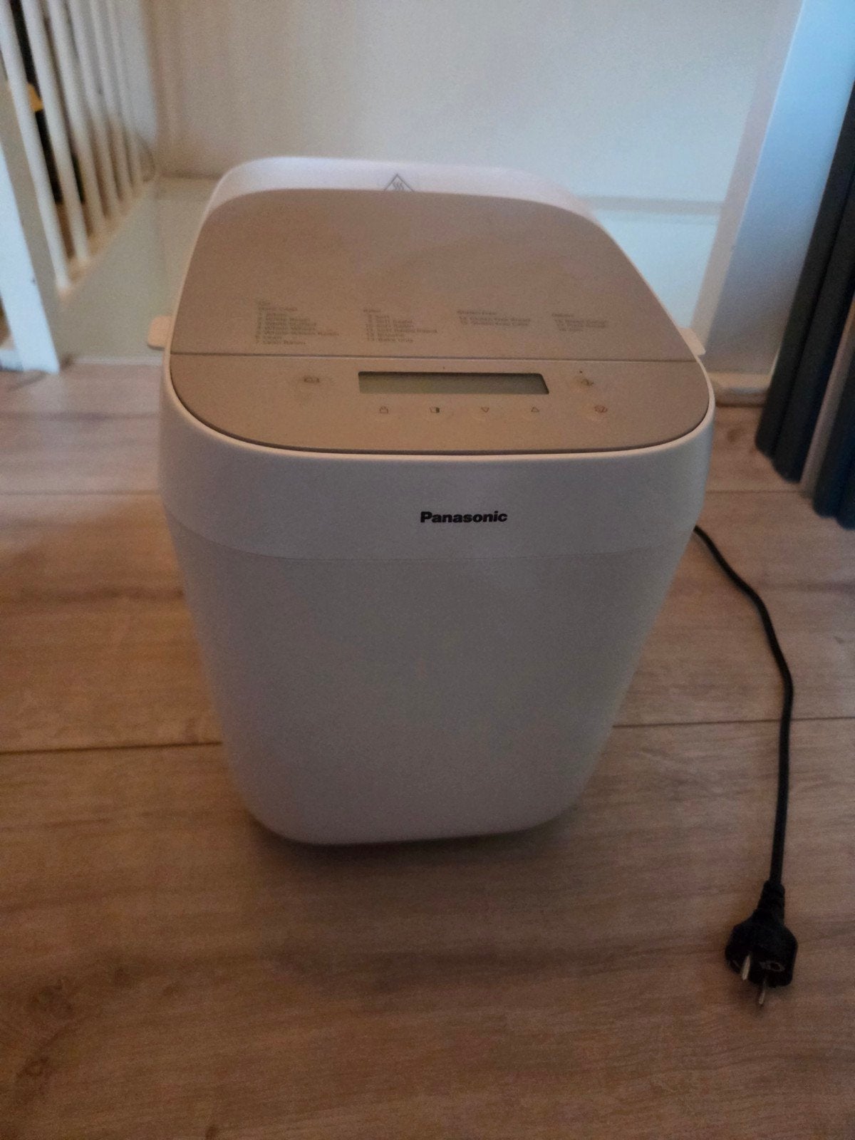 Panasonic Broodbakmachine -(gebruikt voor glutenvrij brood), Meer dan 10 programma's, 800 tot 1200 gram deeg, Zo goed als nieuw