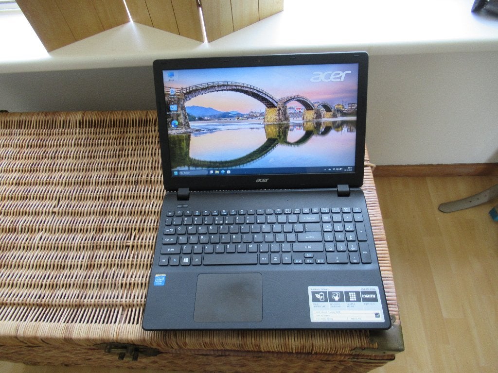 acer aspire es1 512, HDD, 2 tot 3 Ghz, 8 GB, Intel