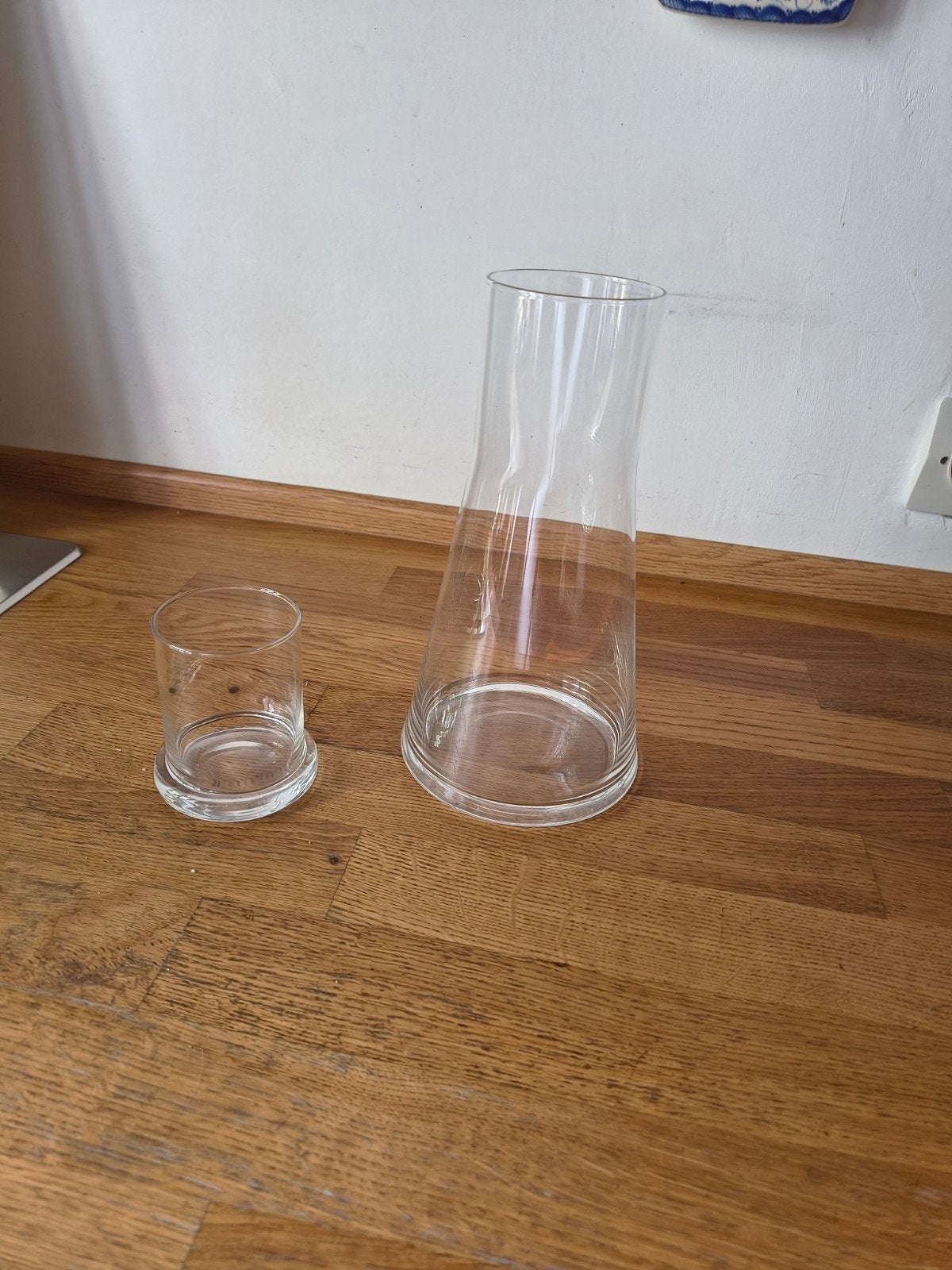 moderne waterkan met glas, Ophalen of Verzenden, Zo goed als nieuw, Overige typen