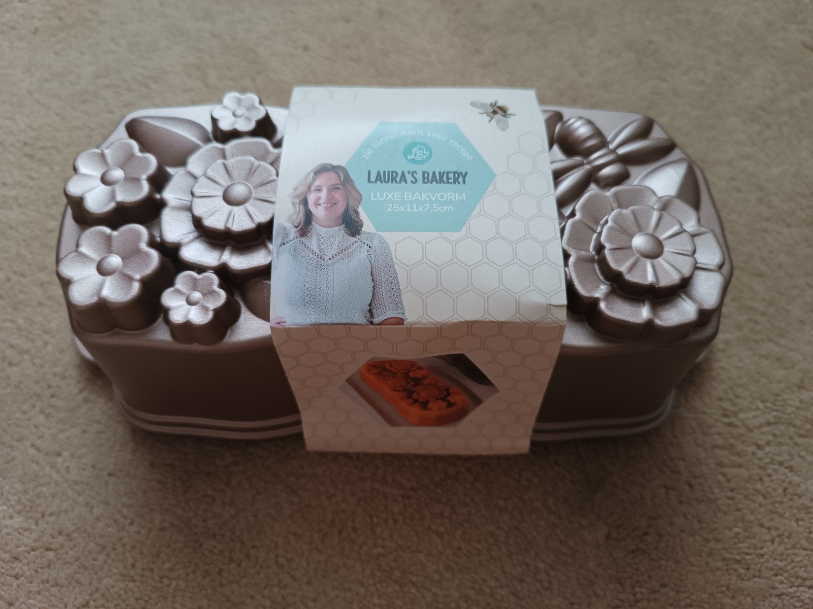 Laura's Bakery Luxe Bakvorm Bloemen en Bijen Zomer, Overige typen, Nieuw, Ophalen of Verzenden, Metaal
