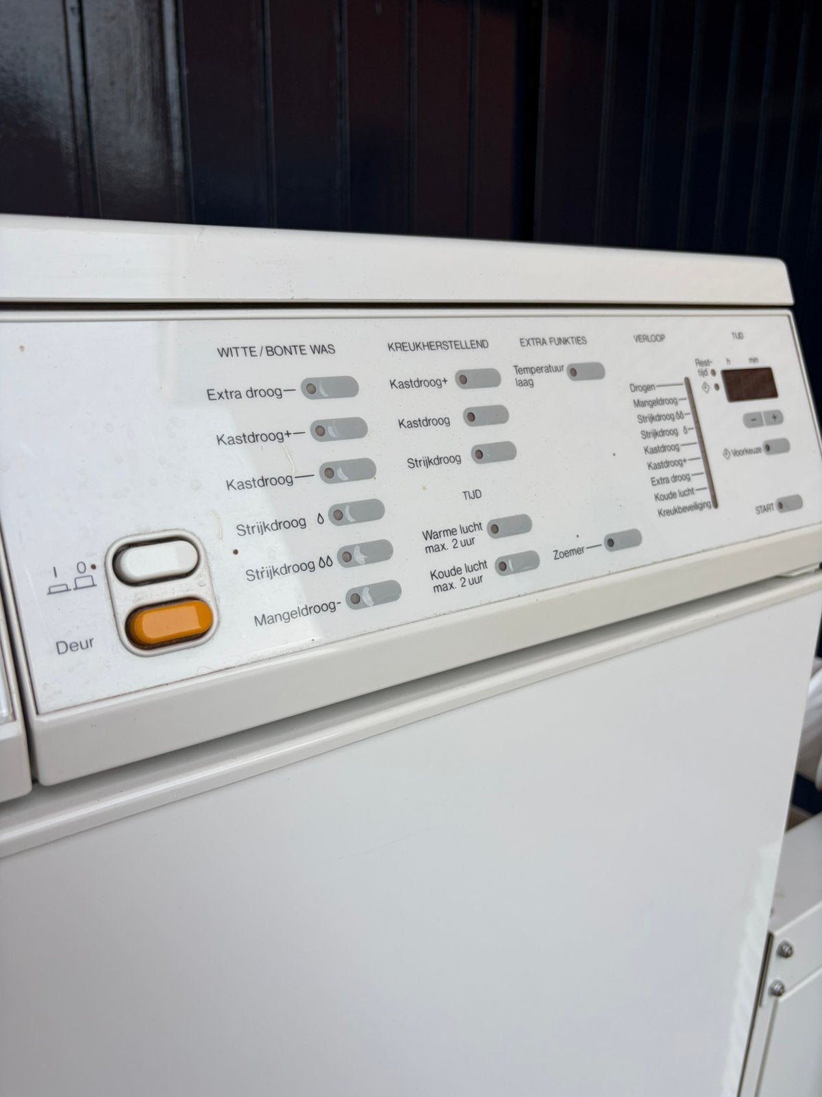 Foto 6 van Miele Wasmachine en Droger incl. verhoger