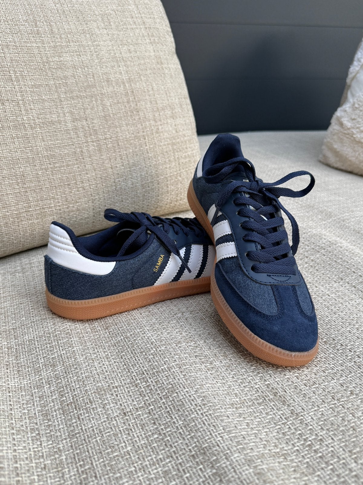 Adidas Samba Denim, Kleding | Dames, Verzenden, Zo goed als nieuw, Wit, Sneakers of Gympen
