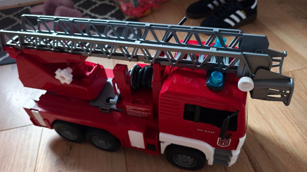 Bruder Dodge Ram 2500 + paardentrailer & MAN brandweerwagen, Kinderen en Baby's, Ophalen, Gebruikt