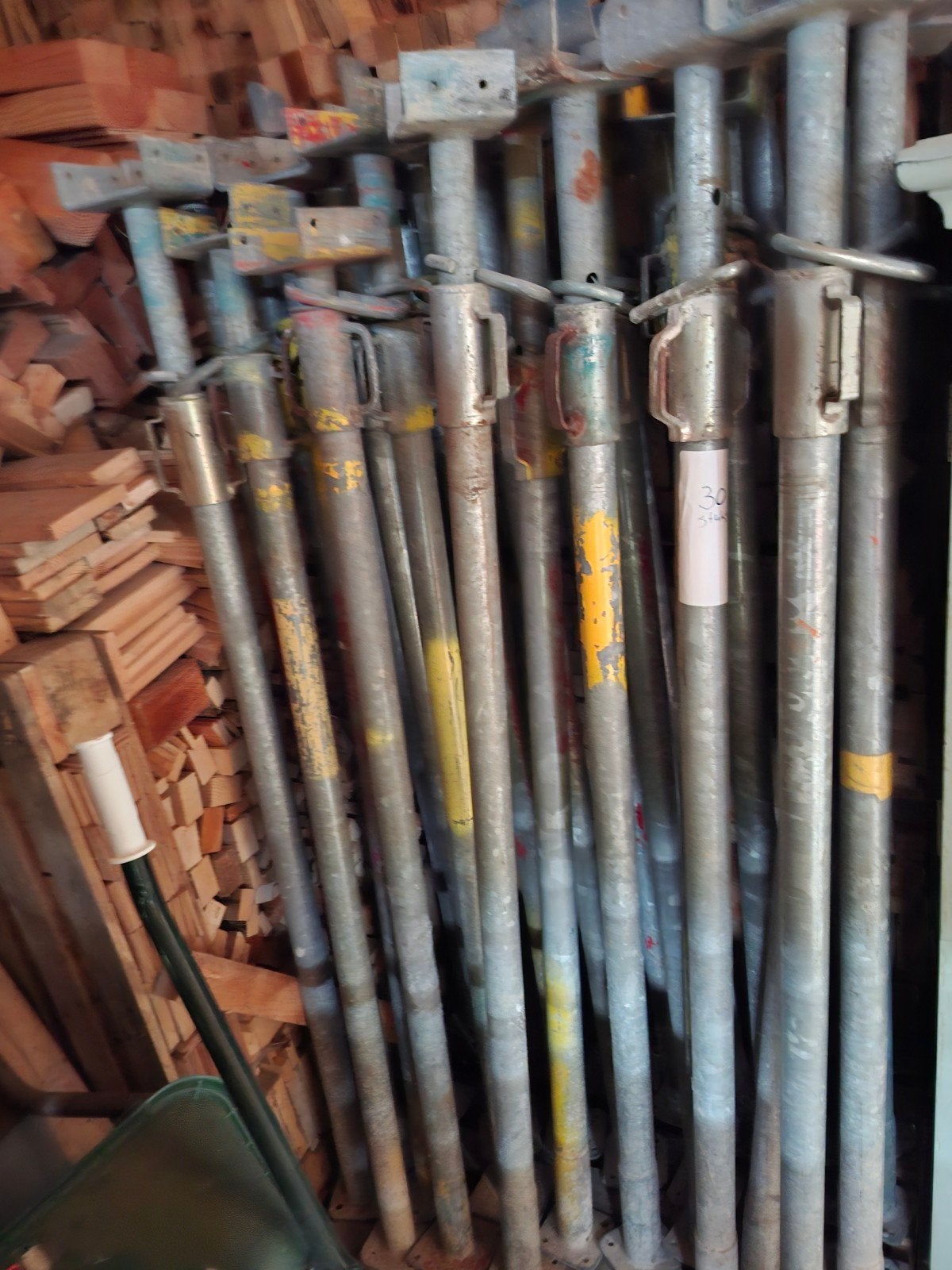 25 x Bouwstempels (200 - 240 cm), Ophalen, Zo goed als nieuw, Overige typen, 2 tot 5 meter