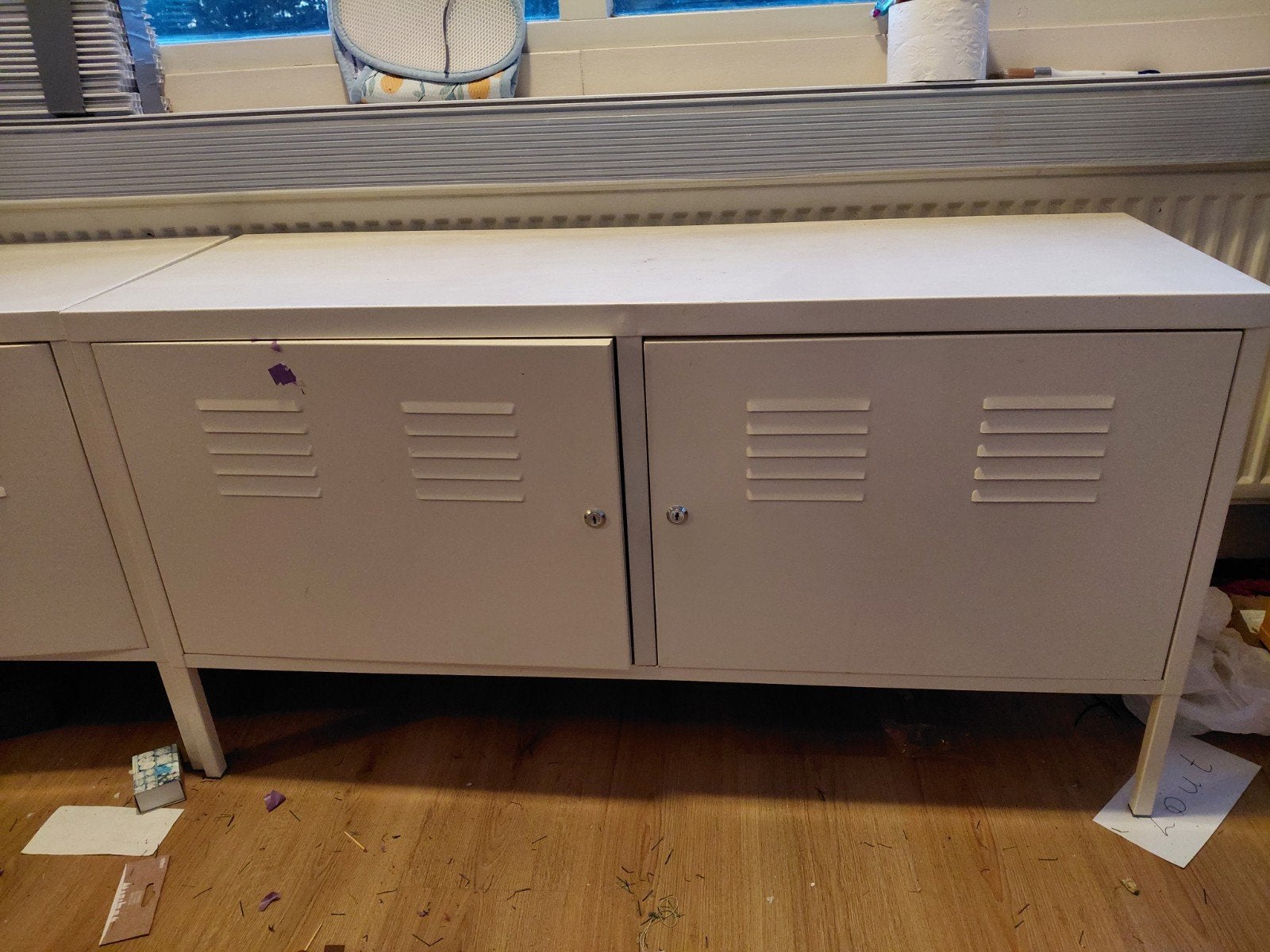 2 metalen kasten met legplanken, Ophalen, Gebruikt