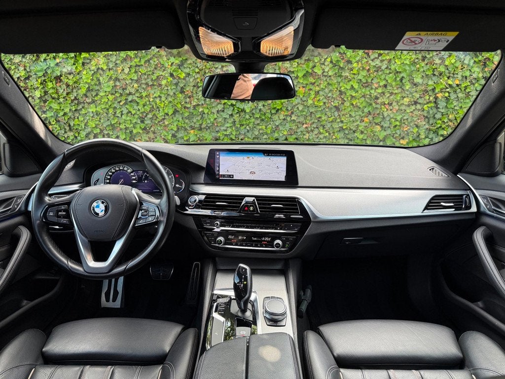 BMW 5-serie Touring 520i High Executive | M-Pakket | Leder |, Auto's, Automaat, 1998 cc, Achterwielaandrijving, Gebruikt