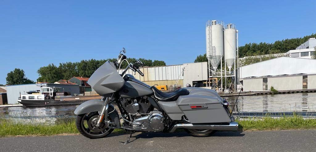 Harley‑Davidson FLTRX - Uniek, fraai en in concourstaat, Motoren, Motoren | Harley-Davidson, 2 cilinders, Occasion, Cruise Control