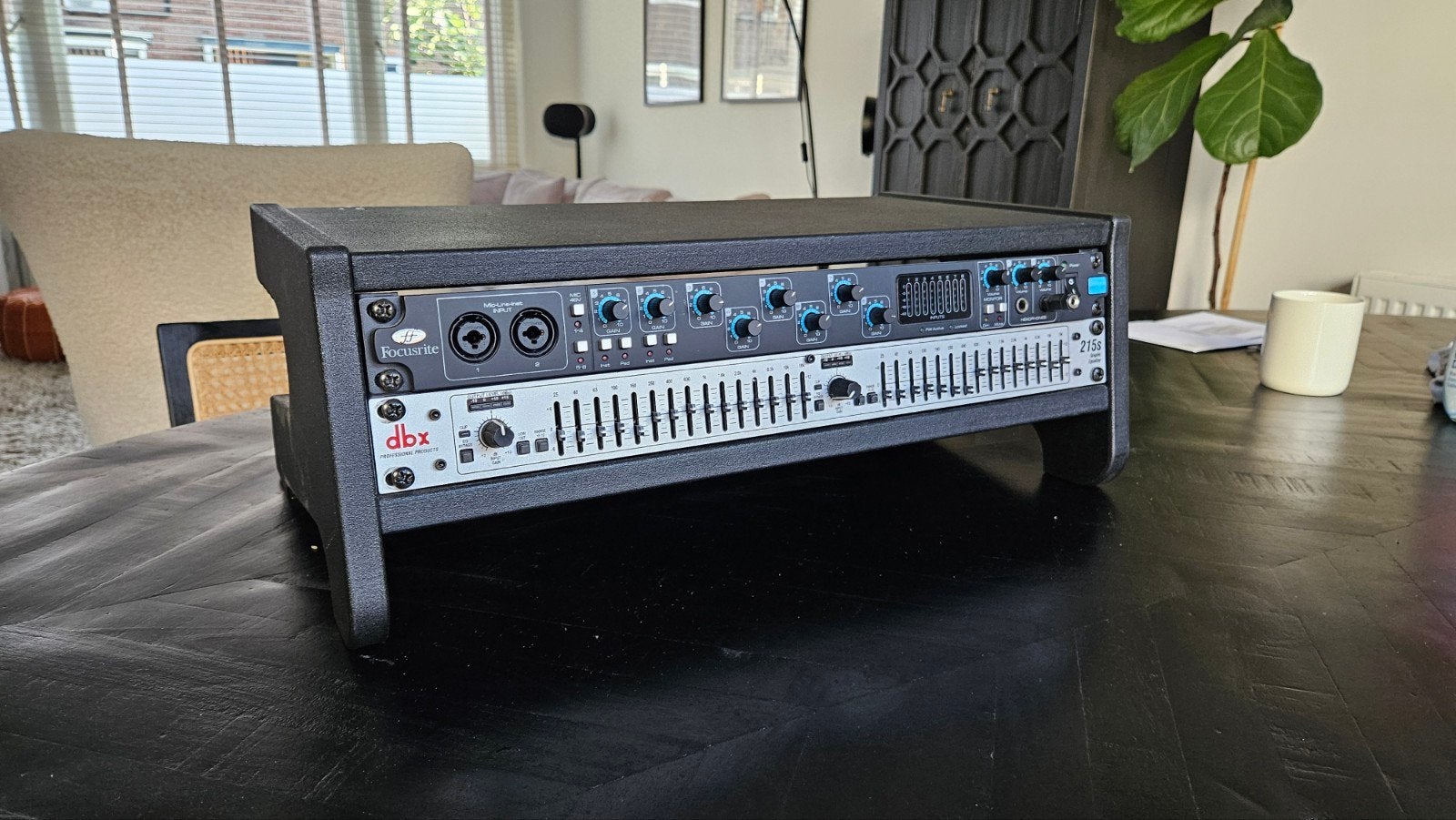 Focusrite Saffire pro 40 en DBX 215s Equalizer incl. rack, Ophalen, Zo goed als nieuw, 5 tot 10 kanalen, Microfooningang